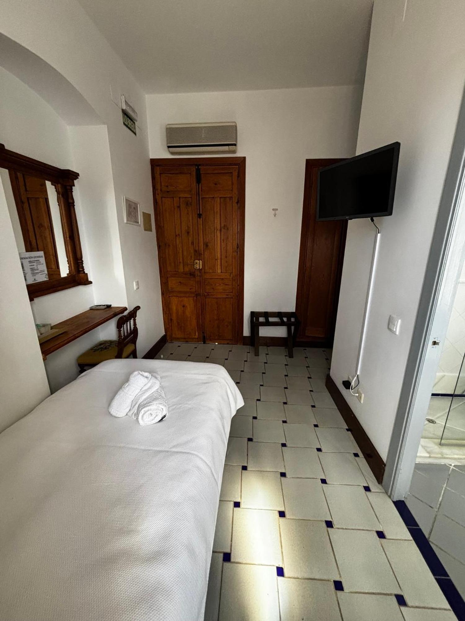 Hotel Entreolivos 엘페드로소 외부 사진